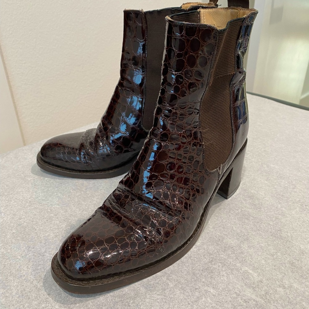Free Lance Glossy Brown Embossed All Leather Chelsea Boot 38 1/2 (8)